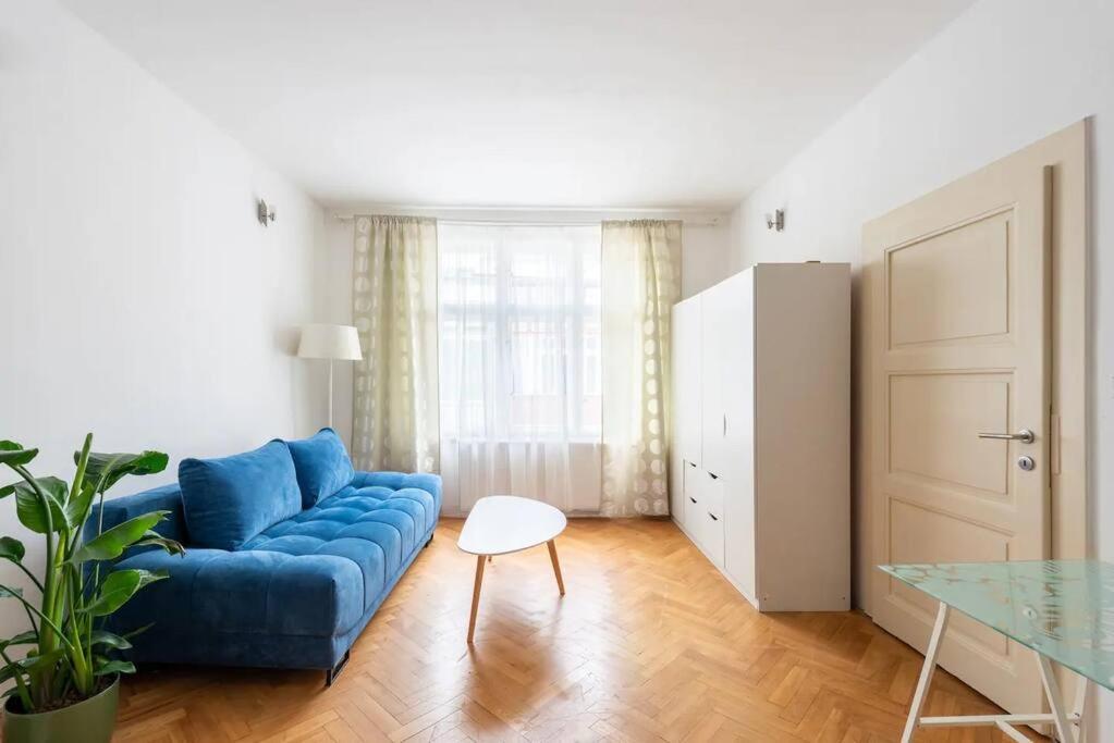 2 Bedrooms Apt Near Wenceslas Sq Prague Extérieur photo